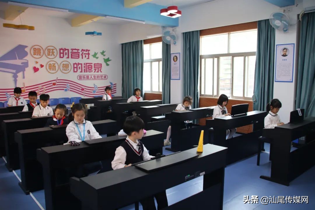 德成实验学校定于6月19日下午举行新生开放日，诚邀您和孩子前来