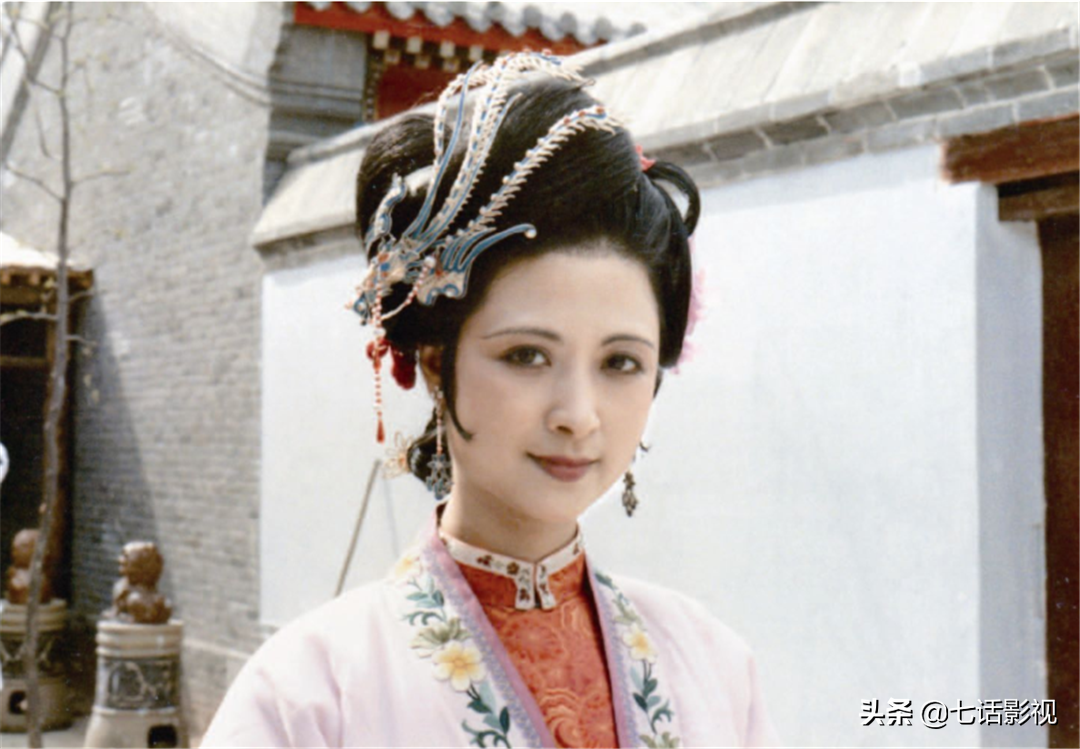 从《红楼梦》看古装剧妆发演变，这些年，哪些东西在慢慢消失？