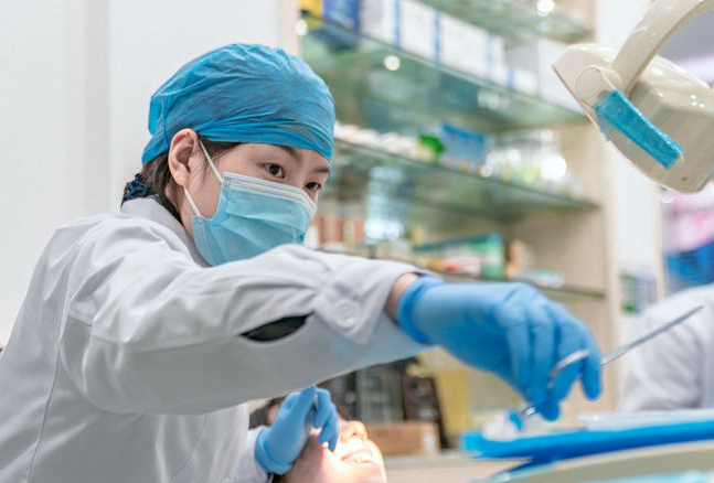 工作后才知道,明明都有编制,但医生和教师的差距却不是一星半点