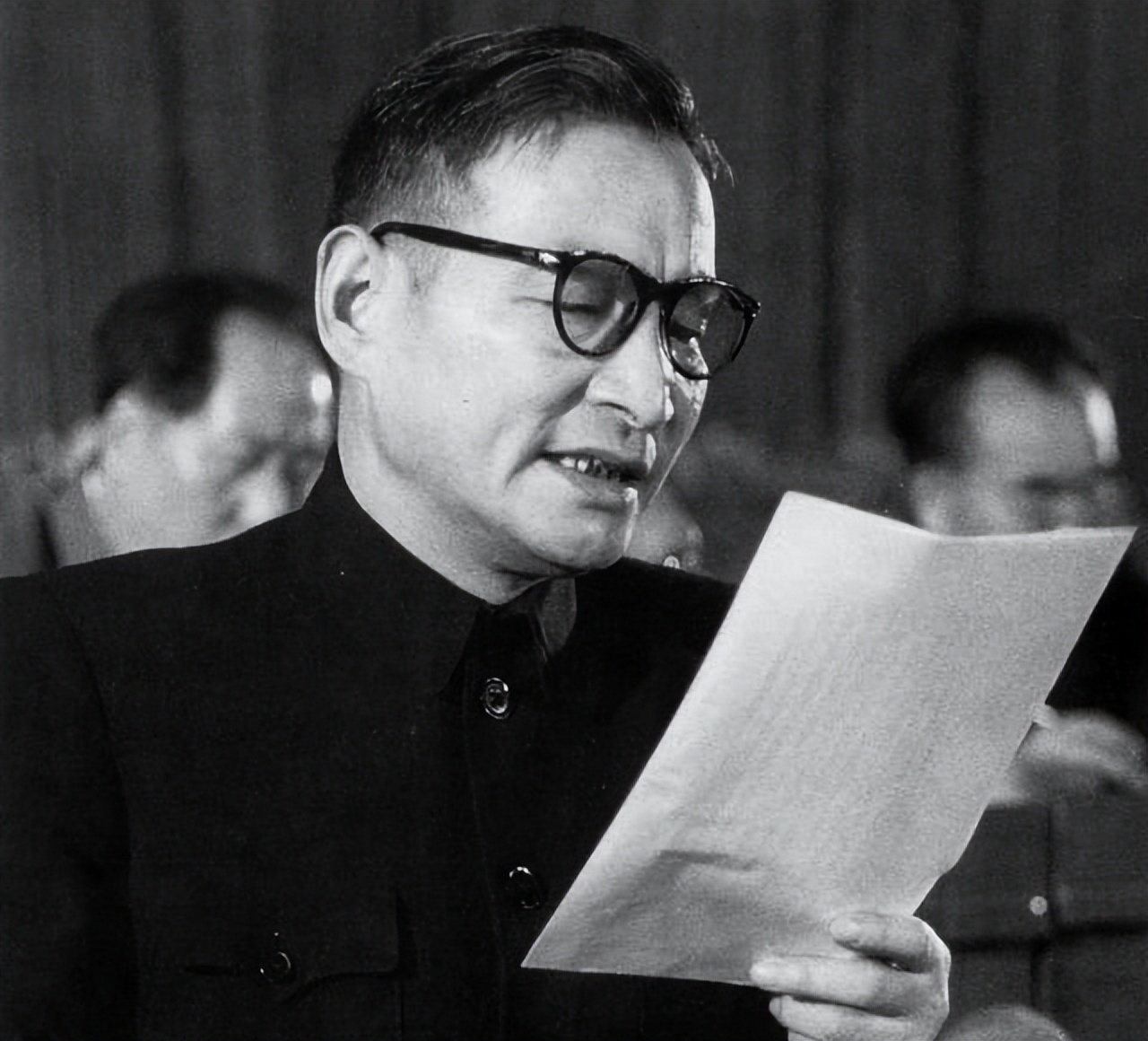 新中国成立之初国务繁忙，周总理每次外出时，是谁来代理总理职务