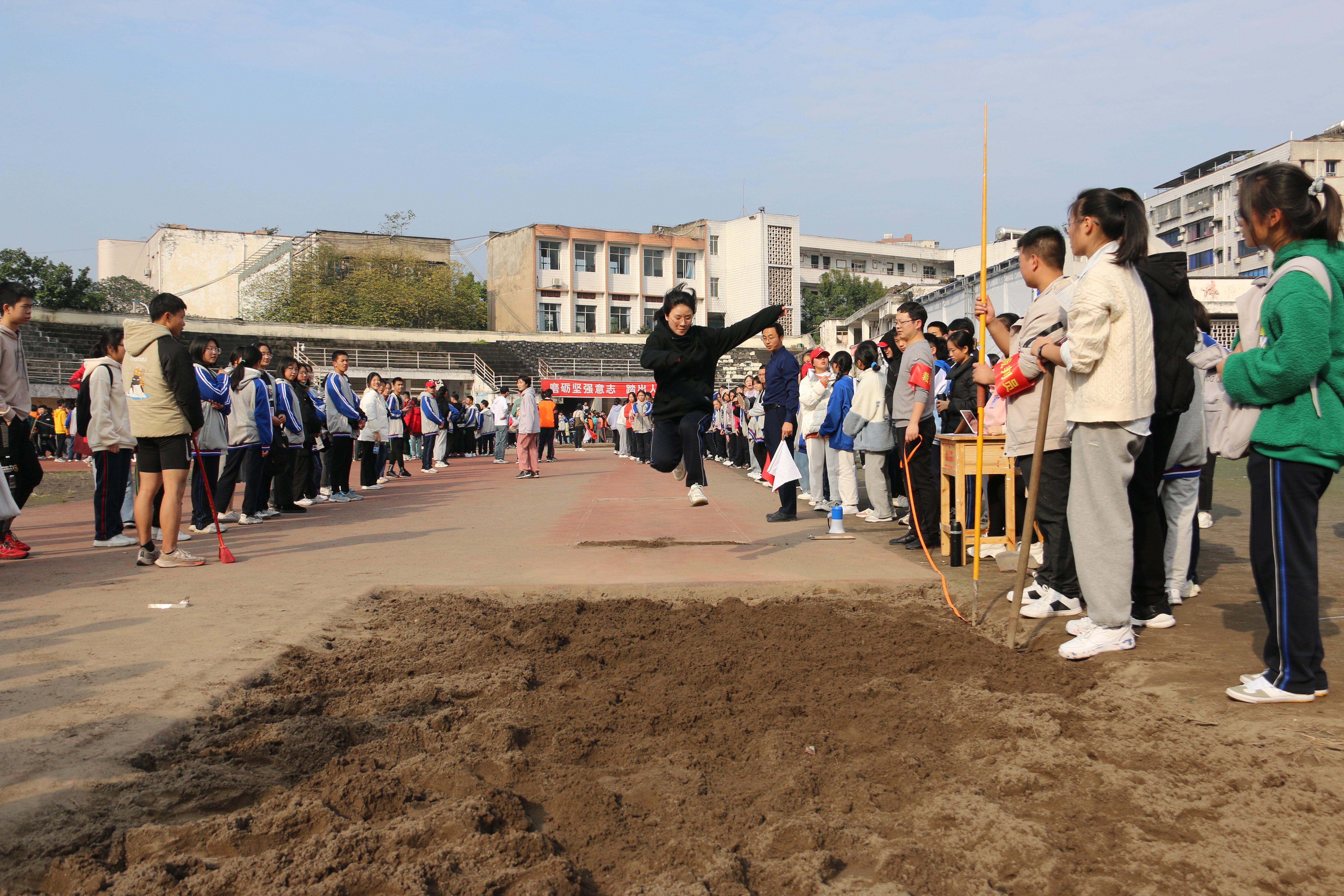 泸州合江中学举行第41届田径运动会(图2)