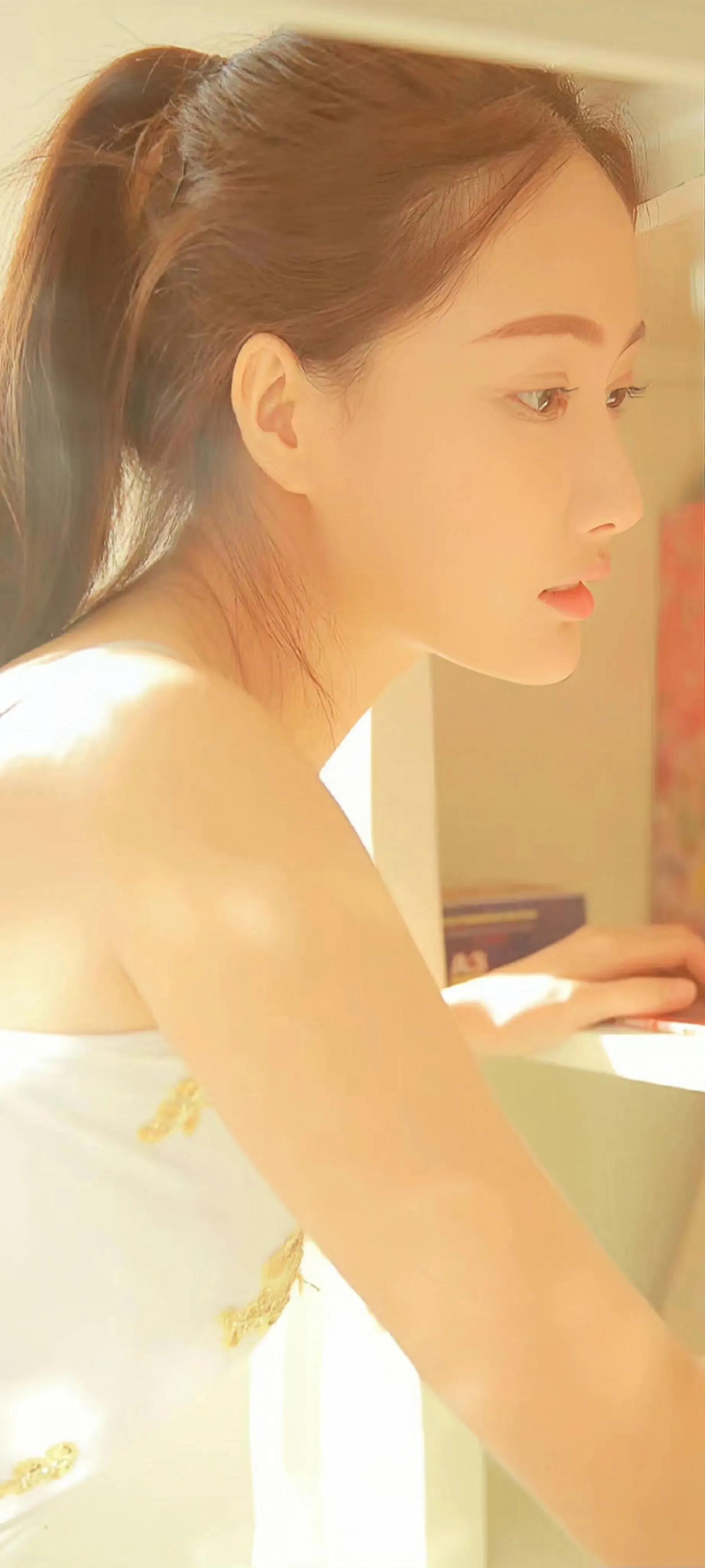 端庄美丽的张子璇