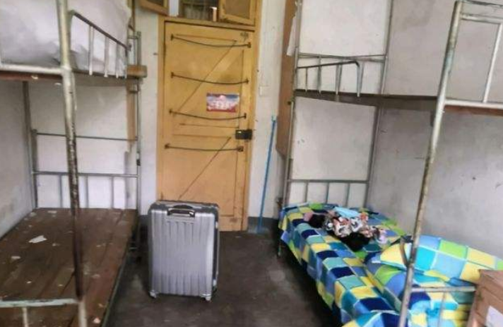 全国最寒碜大学宿舍排名，上学堪比荒野求生，部分照片易引起不适