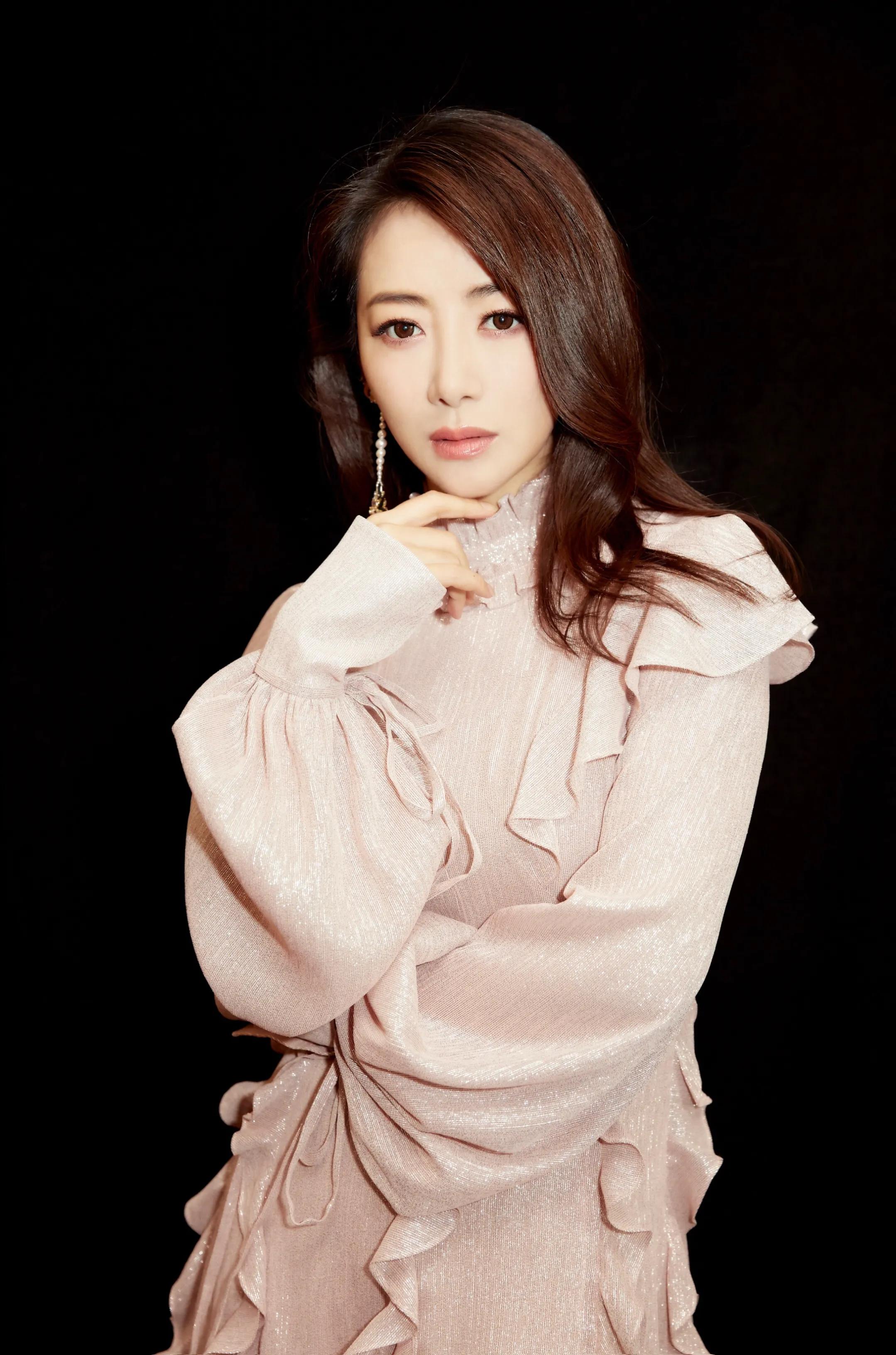 陈紫函：气质独特，优雅大方，温婉美丽