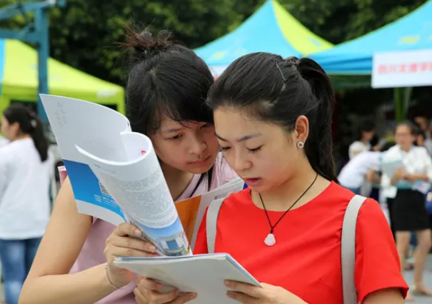 适宜读大学的四所城市，经济不是主要因素，生活有幸福感才是重点