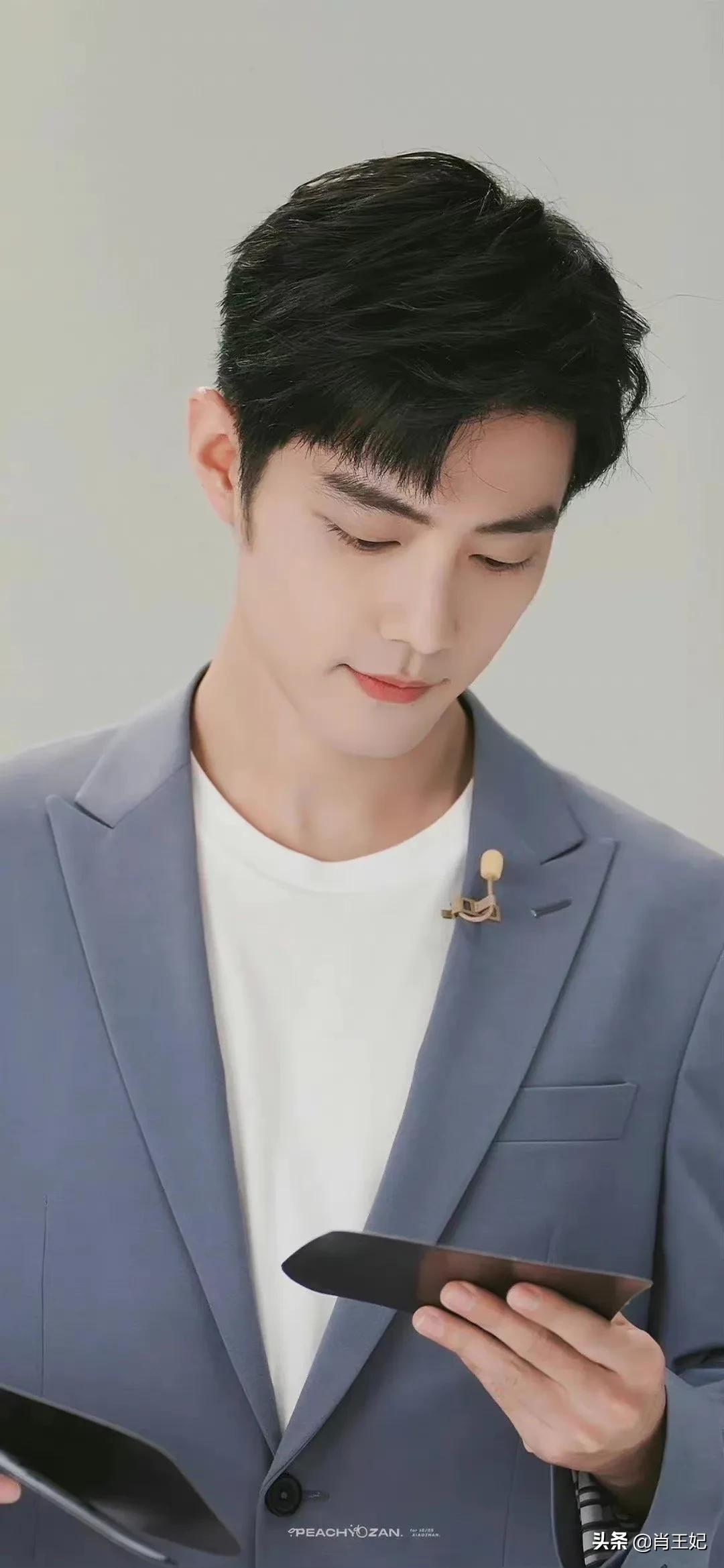 肖战他可真帅啊,帅到没边呀,这身材比例可太完美了