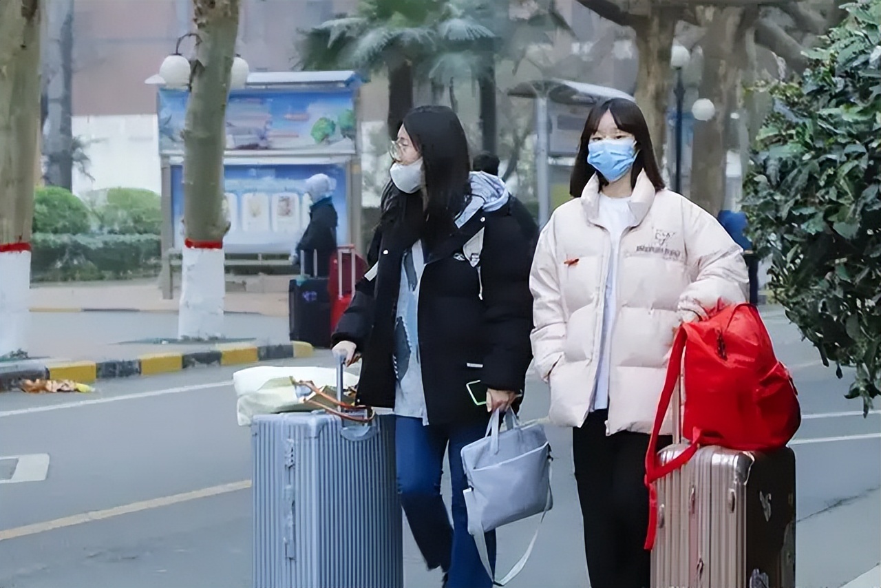 2022高校暑假排行榜公布！华东师范勇夺第一！东南大学仅仅28天