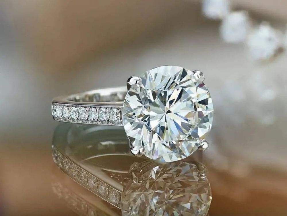 1000多的钻石戒指是真的吗(1000多的钻石戒指是真的吗图片)