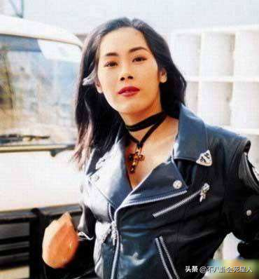 粘贴九首歌曲，皮肤失败，精神障碍，未婚生活，银杏的幸福