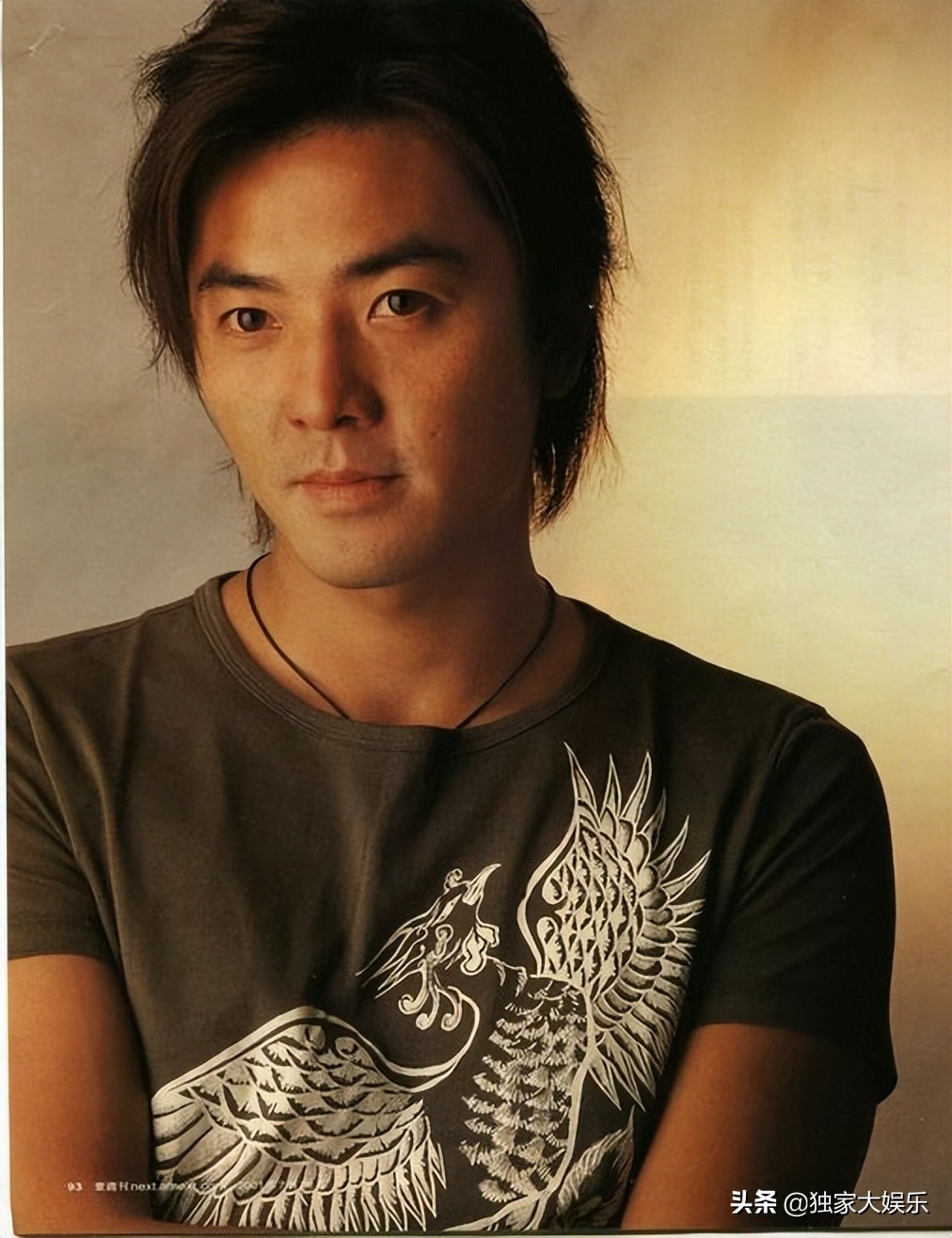 留长发却不娘的5位男明星，个个五官硬朗，野性又帅气