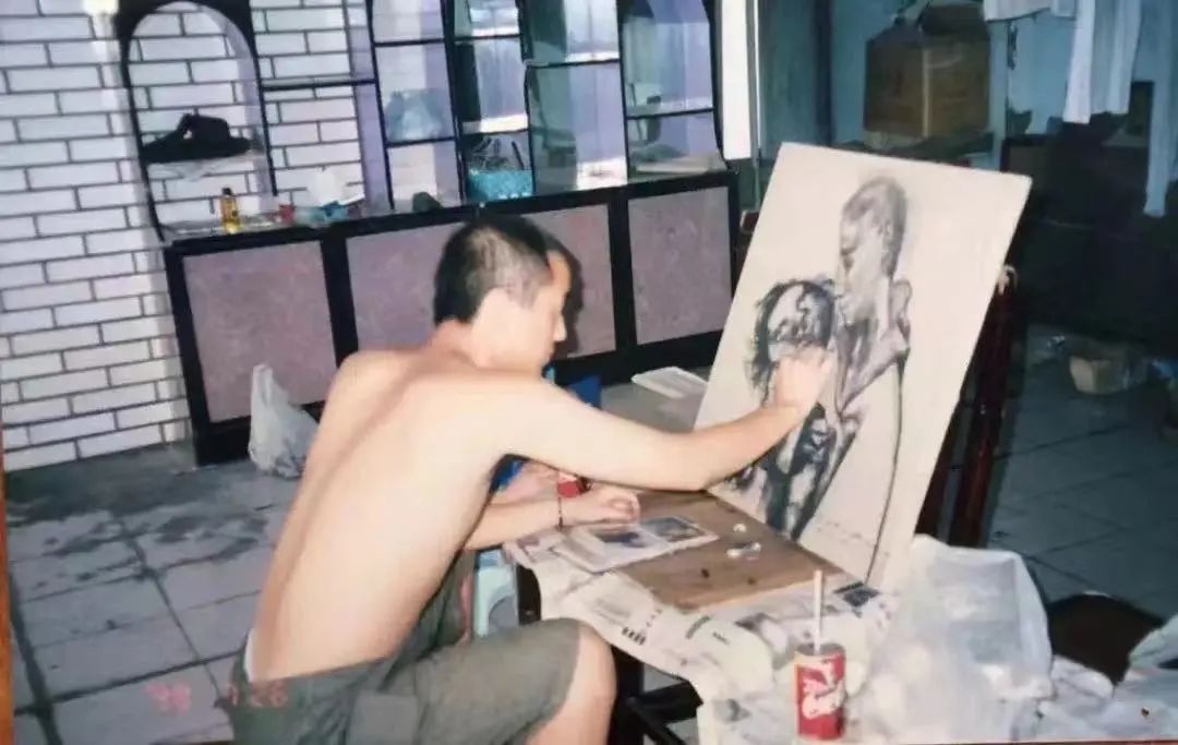 自称“野路子”出身，他却拍出口碑异常火爆的神片