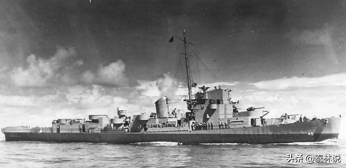 1954�꣬�Ҿ����׿�ͧҹϮ���˻�����ʧȥĿ�꣬ͻȻ�н��ƹ�һ��