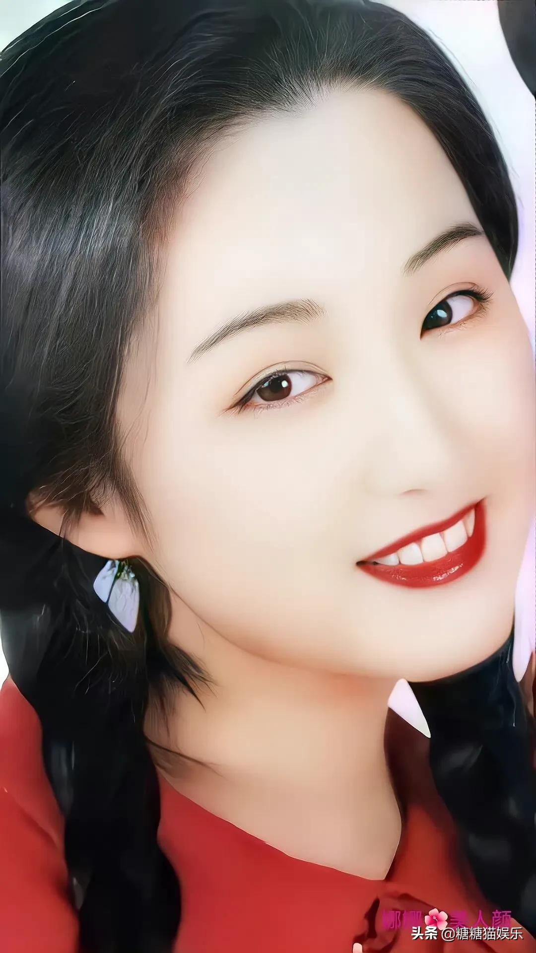 杨钰莹：清纯靓丽，甜美可人