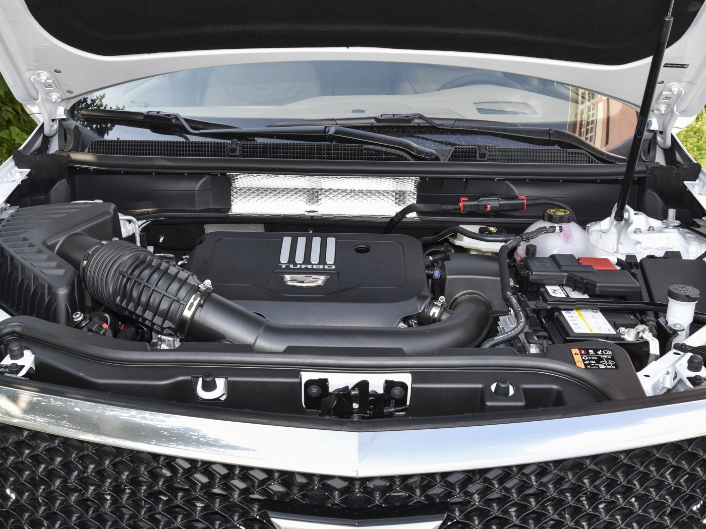 同为2.0T+48V+9AT，凯迪拉克XT5被揽胜极光L力压，越野性能也更强