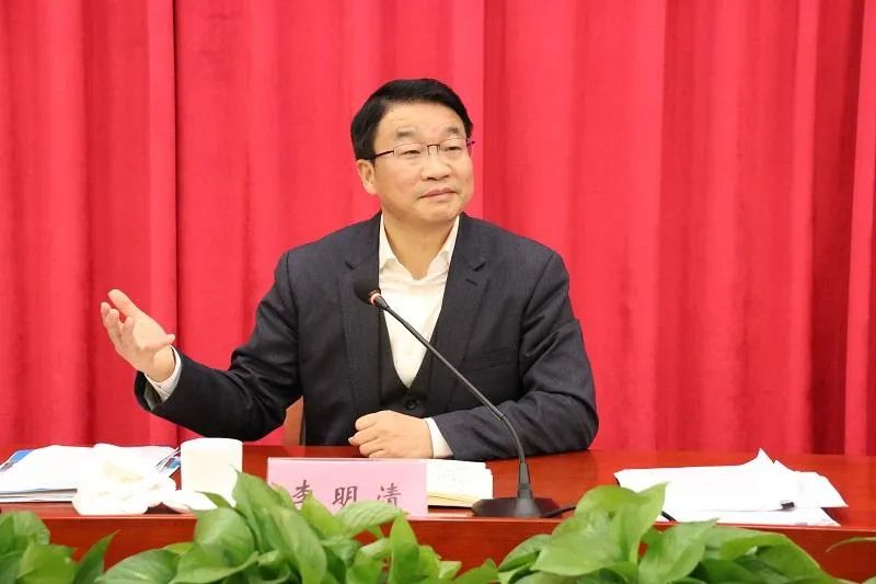 重慶選出新一屆市委班子：4位新面孔，兩位女常委
