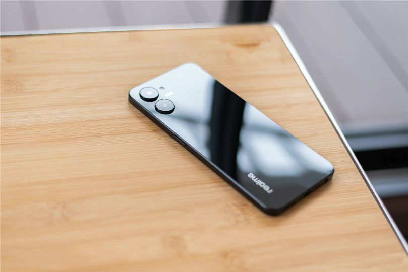 两款一千元左右的入门级手机配置简评