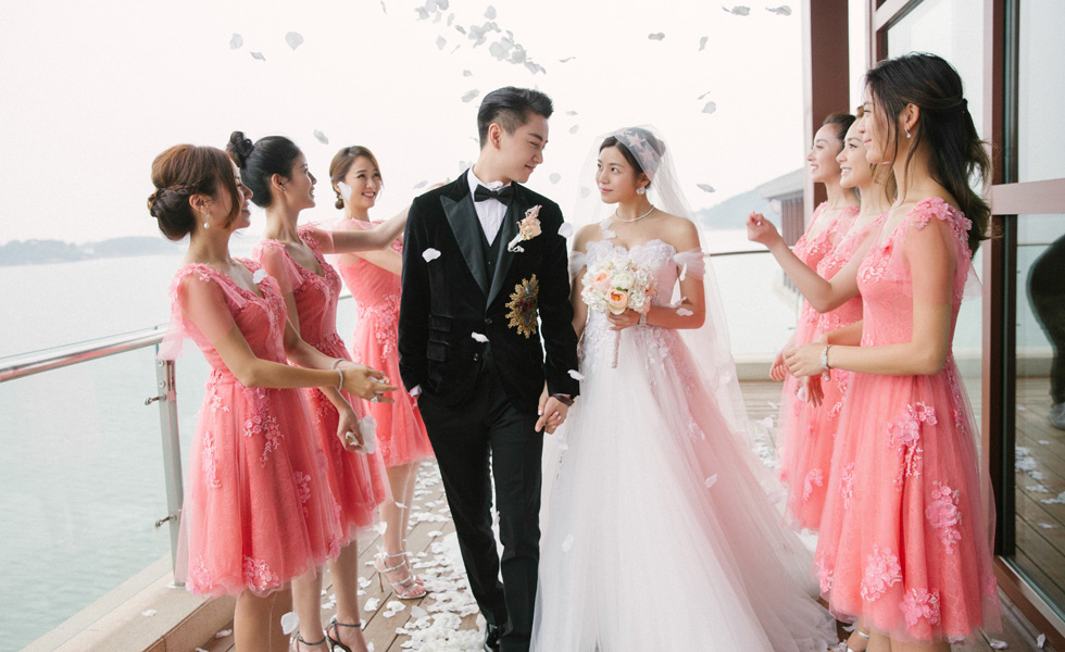 头纱吻成经典，事业巅峰结婚，遇到陈妍希是陈晓的缘还是劫？