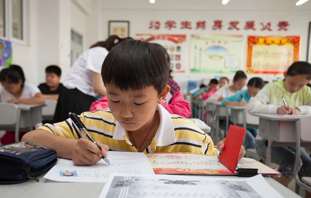 最新高中学科难度排行，物理下降速度非常快，英语地位居高不下