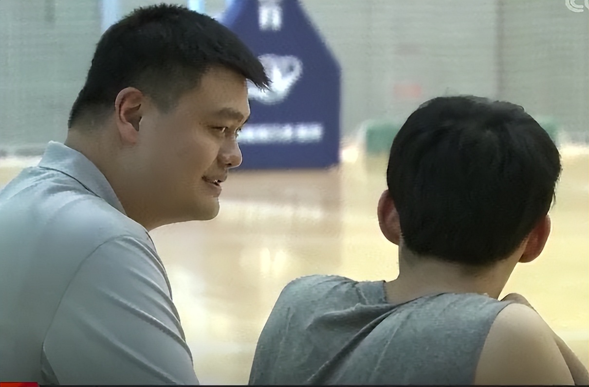 周琦为什么没能留在nba(周琦说出背井离乡真因，尊重二字姚明CBA给不了！却在澳洲体会到)