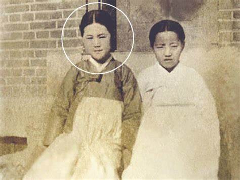 “造神计划”：被梨花女子大学及教会包装成