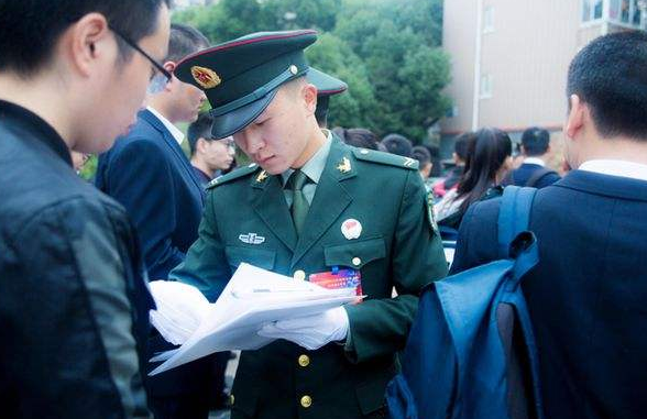 一大批二本、三本生考研，过来人想提醒学生：复试容易被“刷”