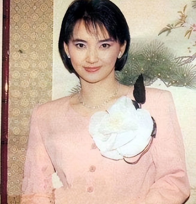 胡慧中：林青霞的接班人，挚爱的两个男人，一个惨死一个锒铛入狱