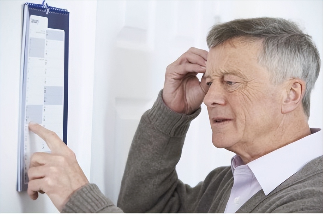 老人记忆力下降,是健忘症还是老年痴呆,从6个方面分析区别
