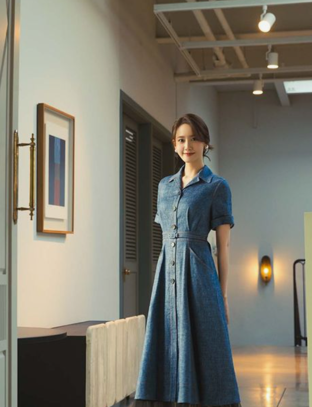 林允儿 你的初恋女友叫你起床运动了