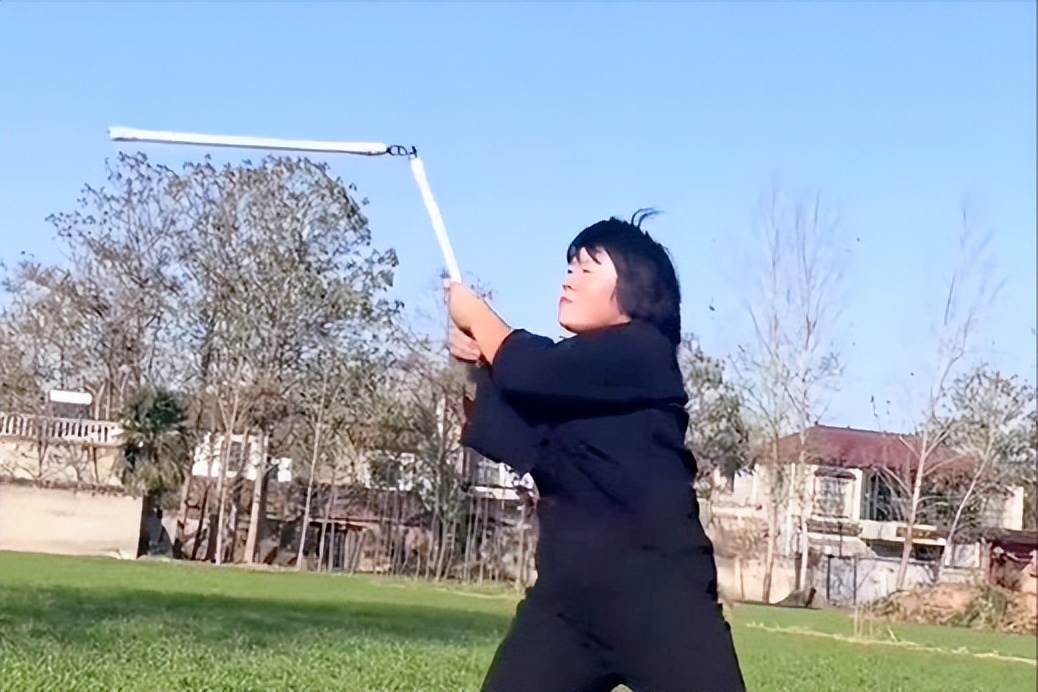 "农村大脸妹"李瑞雪:苦练武术20年,被网友称为女版洪金宝