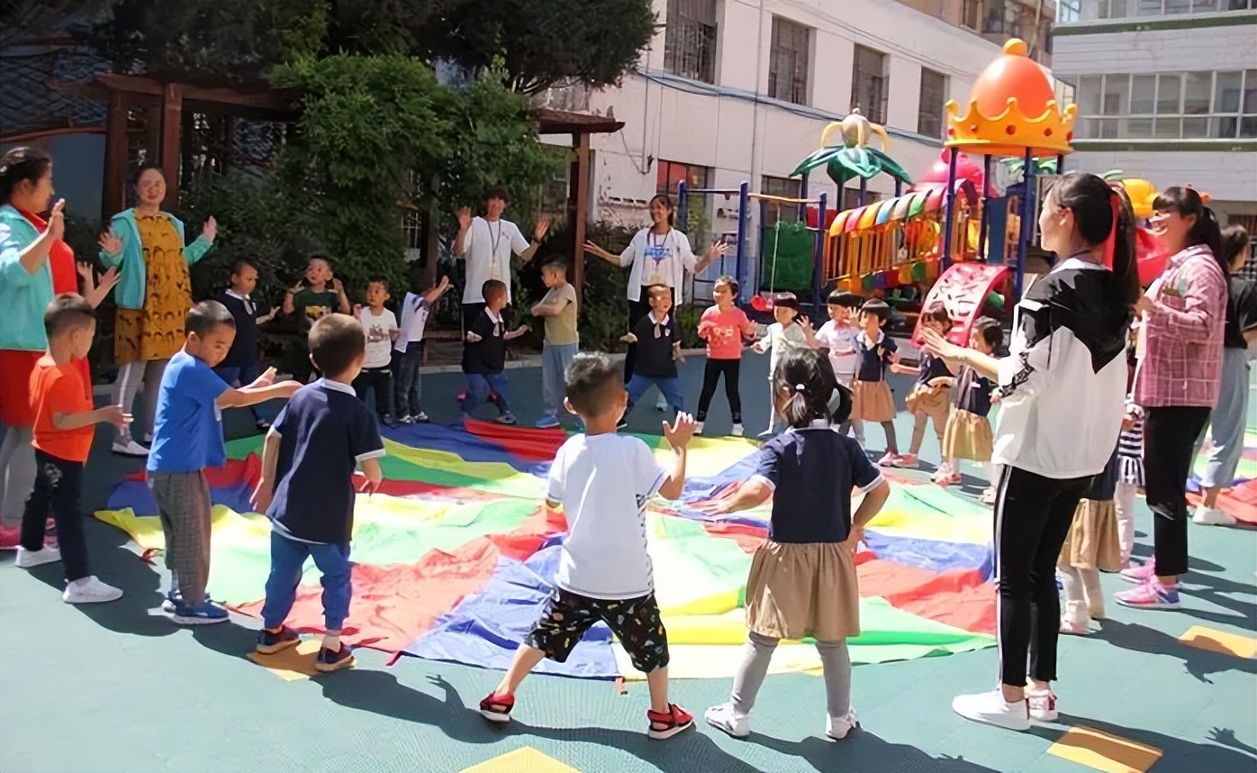 高考分数刚过二本分数线，3个专业可以参考，好就业前景也不差