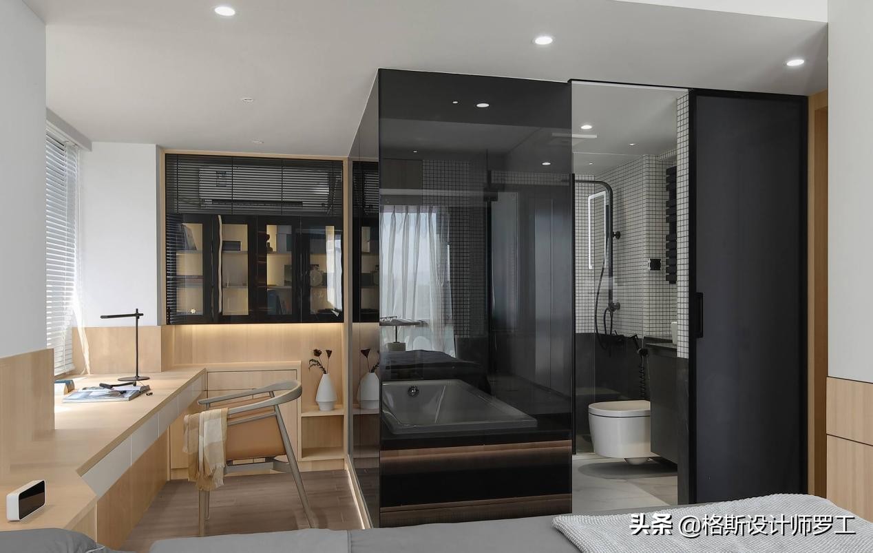 90后夫妻48㎡小家火了，超多收纳空间，卫生间玻璃间隔，好羡慕