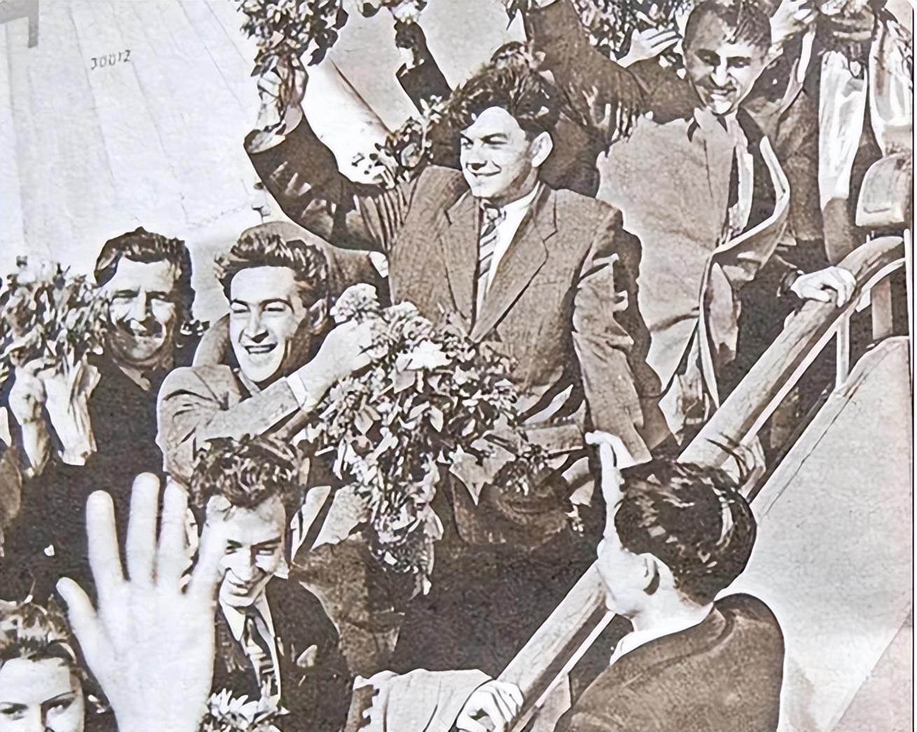 54�꣬�������ֱ�̨�����ٳ֣������ɽ�����������أ������Σ�