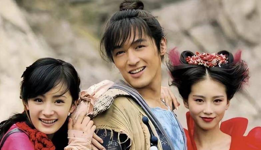 女明星十几岁的“少女之美”，干净清淡、浑然天成，我出不去了