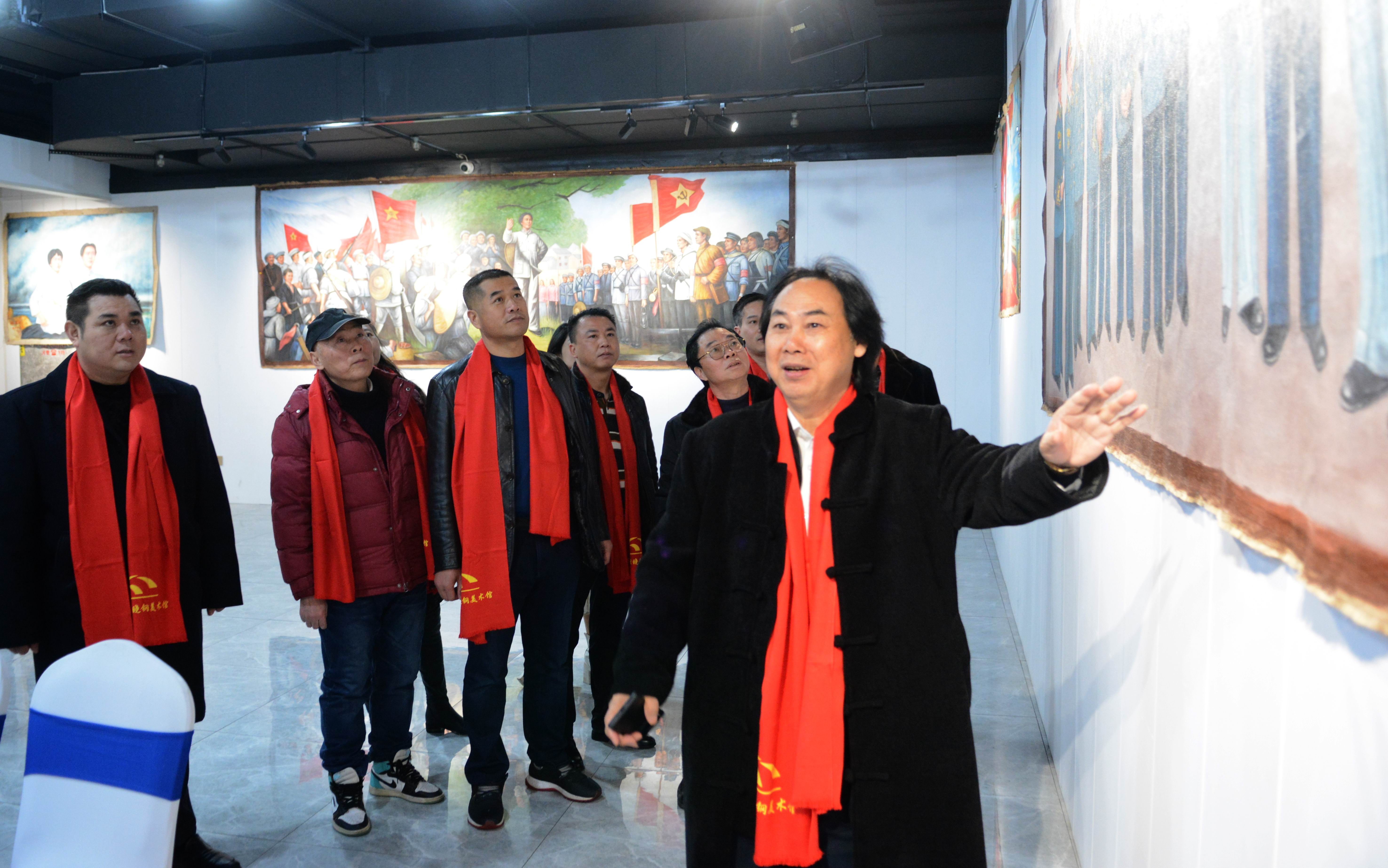 长沙举行谢晓钢美术馆红色主题公益油画书法展