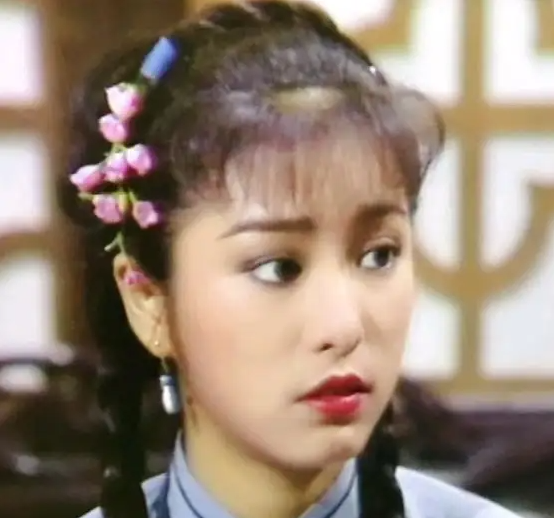 米雪：只恋爱不结婚，男友离世后带相片一起旅行，67岁单身也快乐