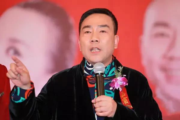 杨少华在相声界虽是大辈分，但儿子迟迟没有拜师，是无师可拜