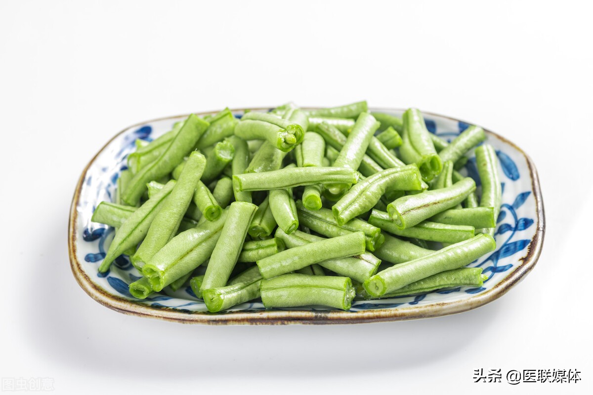 這5種蔬菜建議焯水後再吃，為了家人健康，別再圖省事了