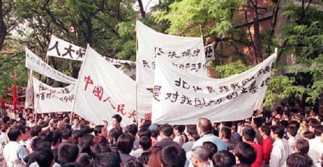 1999年中国大使馆被炸，北约发言人却叫嚣：打击是精准的、合理的