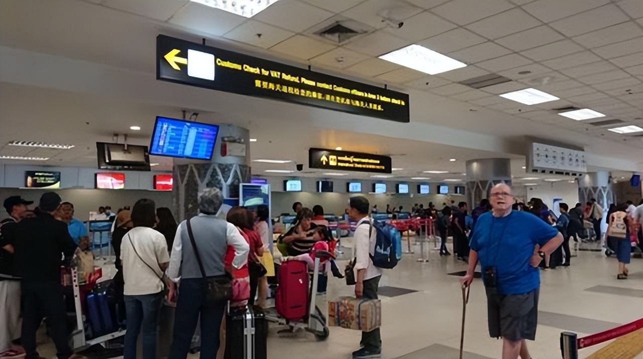 当心这几个国家过海关的安检,一言不合进小黑屋,切记别中招