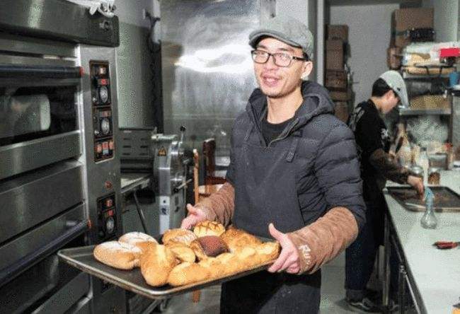 浙大“本硕连读”7年的学霸黄晓斌，医学院毕业后却转行卖面包