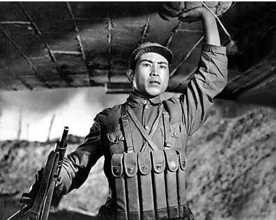 有关各部解放战争时期的电影服装点评