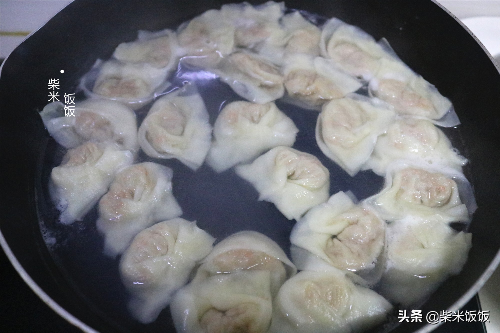 早餐最喜欢吃它，好做又省心，咬一口汤汁多，营养又好吃