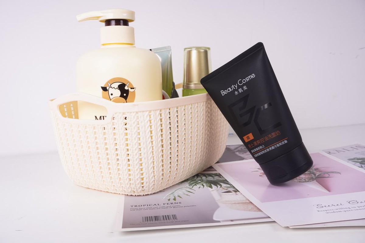 男士洗面奶就选它：洗掉油腻，堪称清洁“白月光”