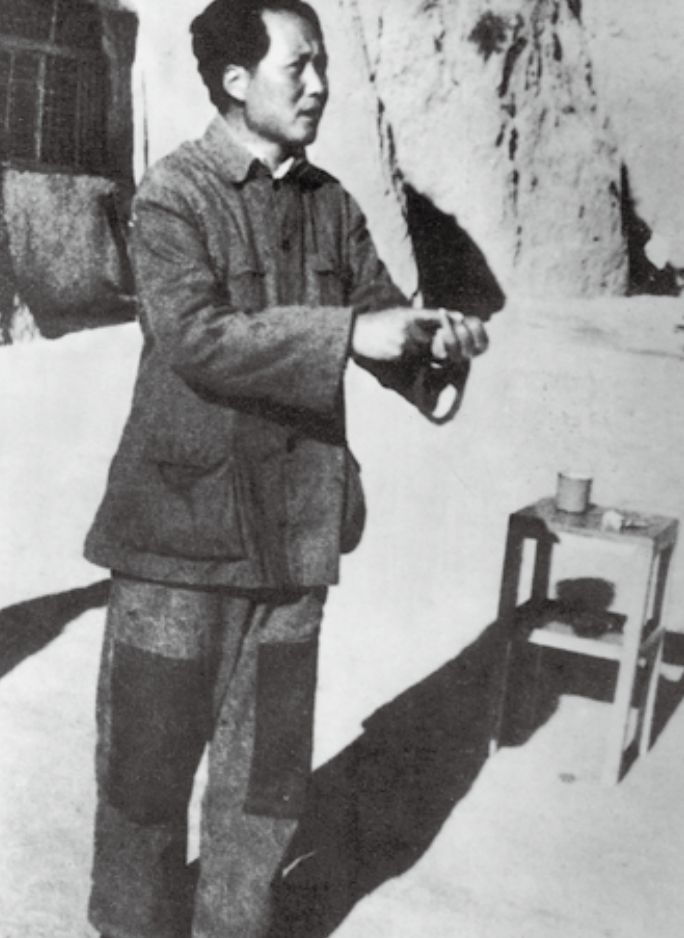 1969年九大召开，代表名单上出现李讷，毛主席：把她换成警卫战士