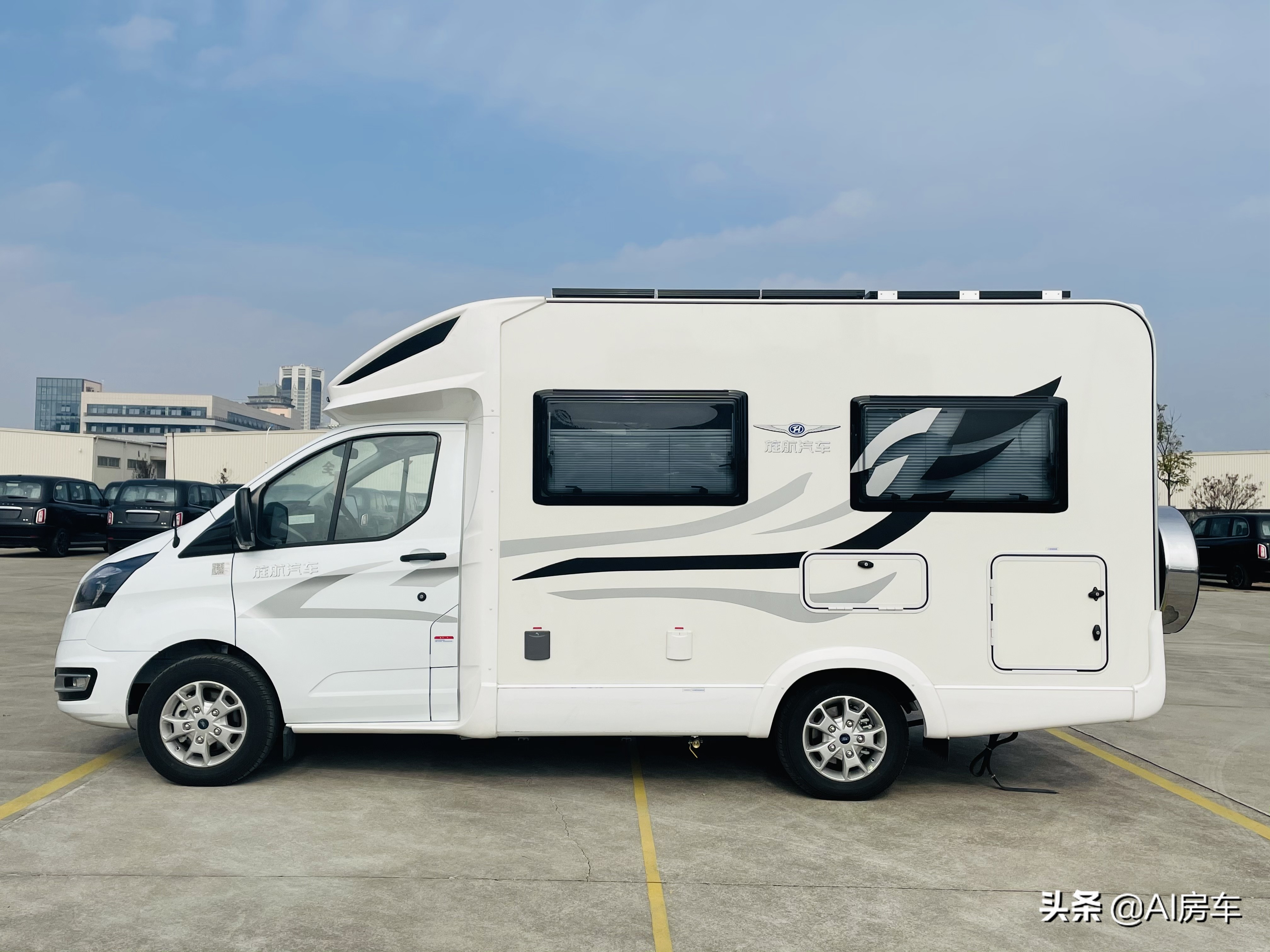 福特2.0t小房车来啦,吃住车里太轻松