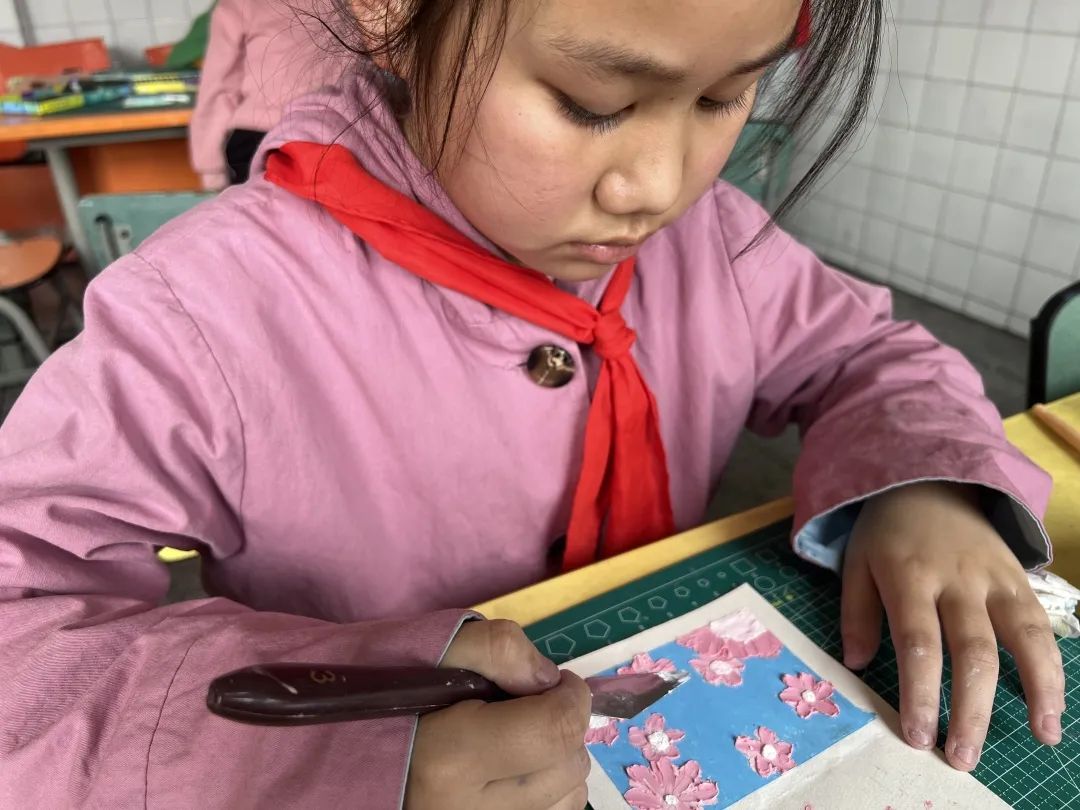 周末托管 彩绘童心｜双流区九江小学彩绘童心社团开展得有声有色