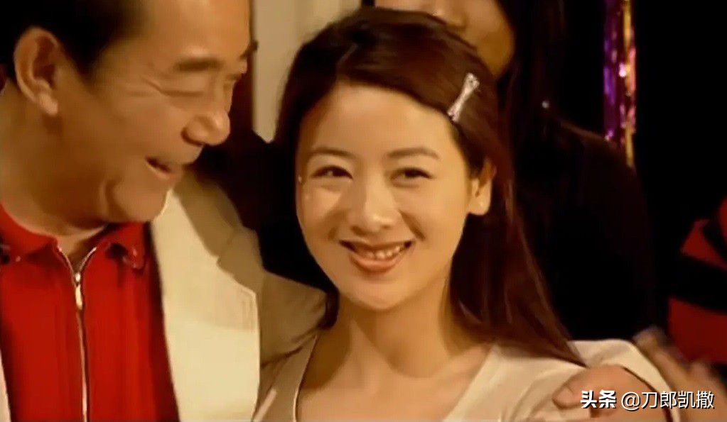 年轻时貌美如花，如今成了“村花”的代言人的九位女星