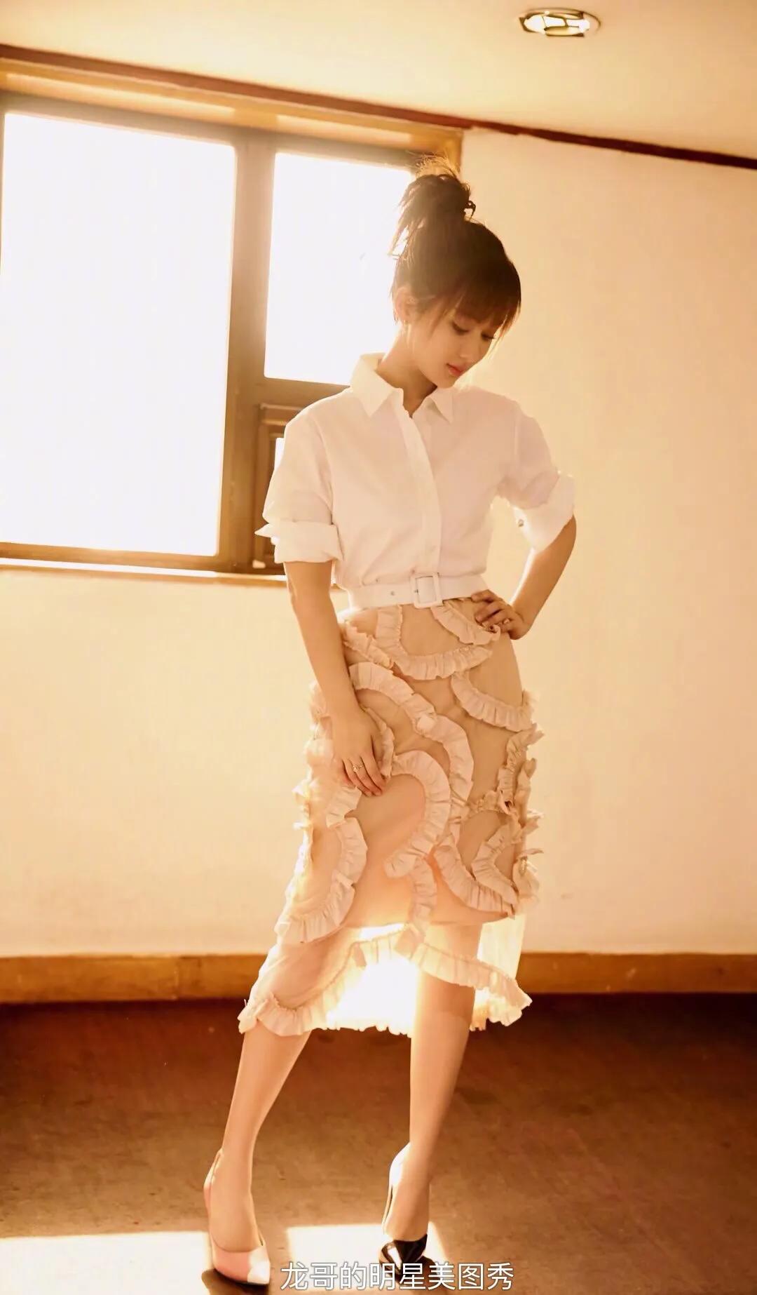 明星美图秀：杨紫