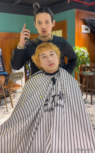 他被誉为最强理发师！一个月涨粉200万的山城小栗旬，有何背景？