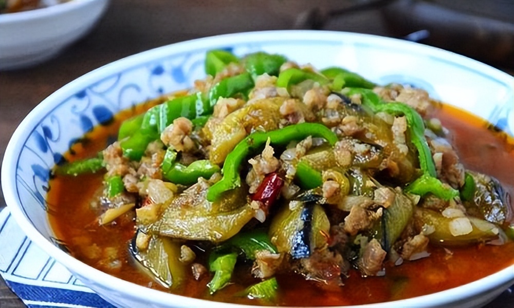 爱吃茄子的人要当心，如果“茄碱”摄入过量，还可能影响生命质量